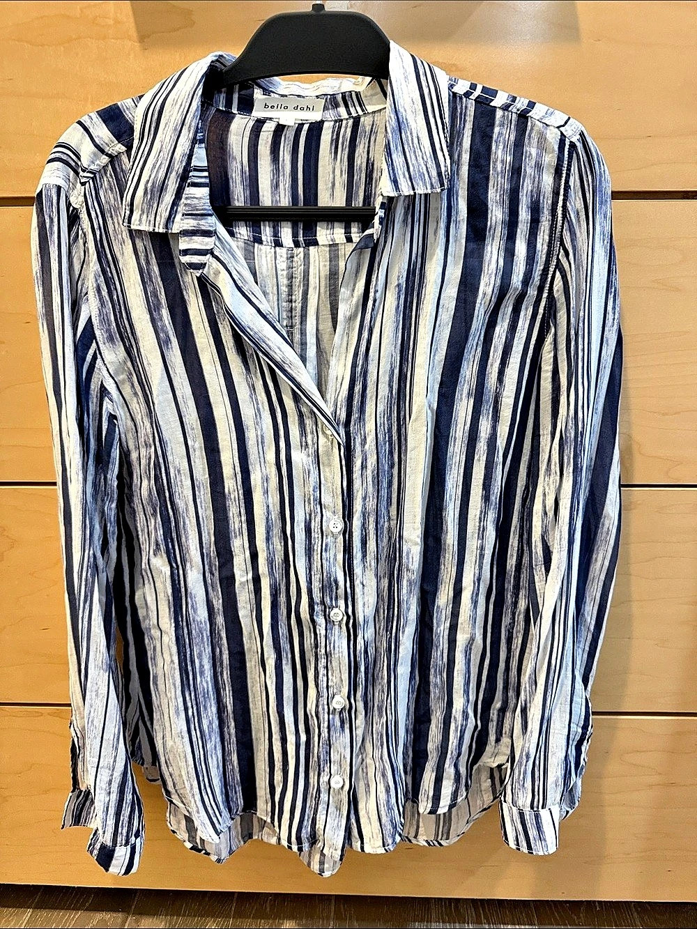 bella dahl Striped Button Down Shirt in Blue & White Size Large
